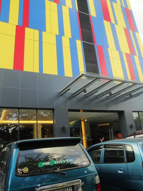 Top Hotel Manado By Gran Puri Exterior foto