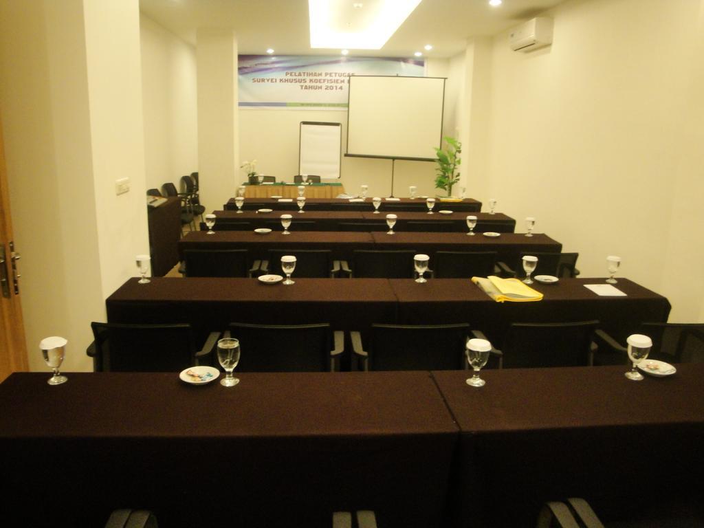 Top Hotel Manado By Gran Puri Exterior foto