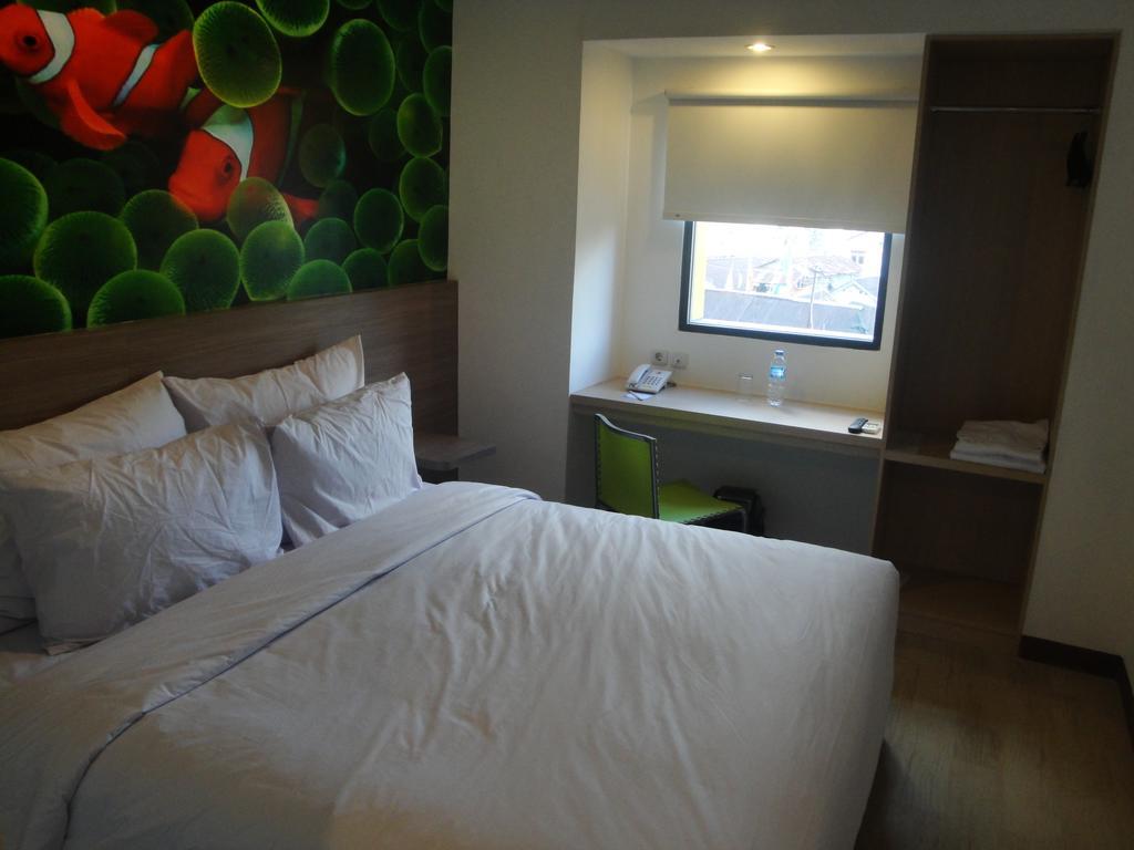 Top Hotel Manado By Gran Puri Exterior foto